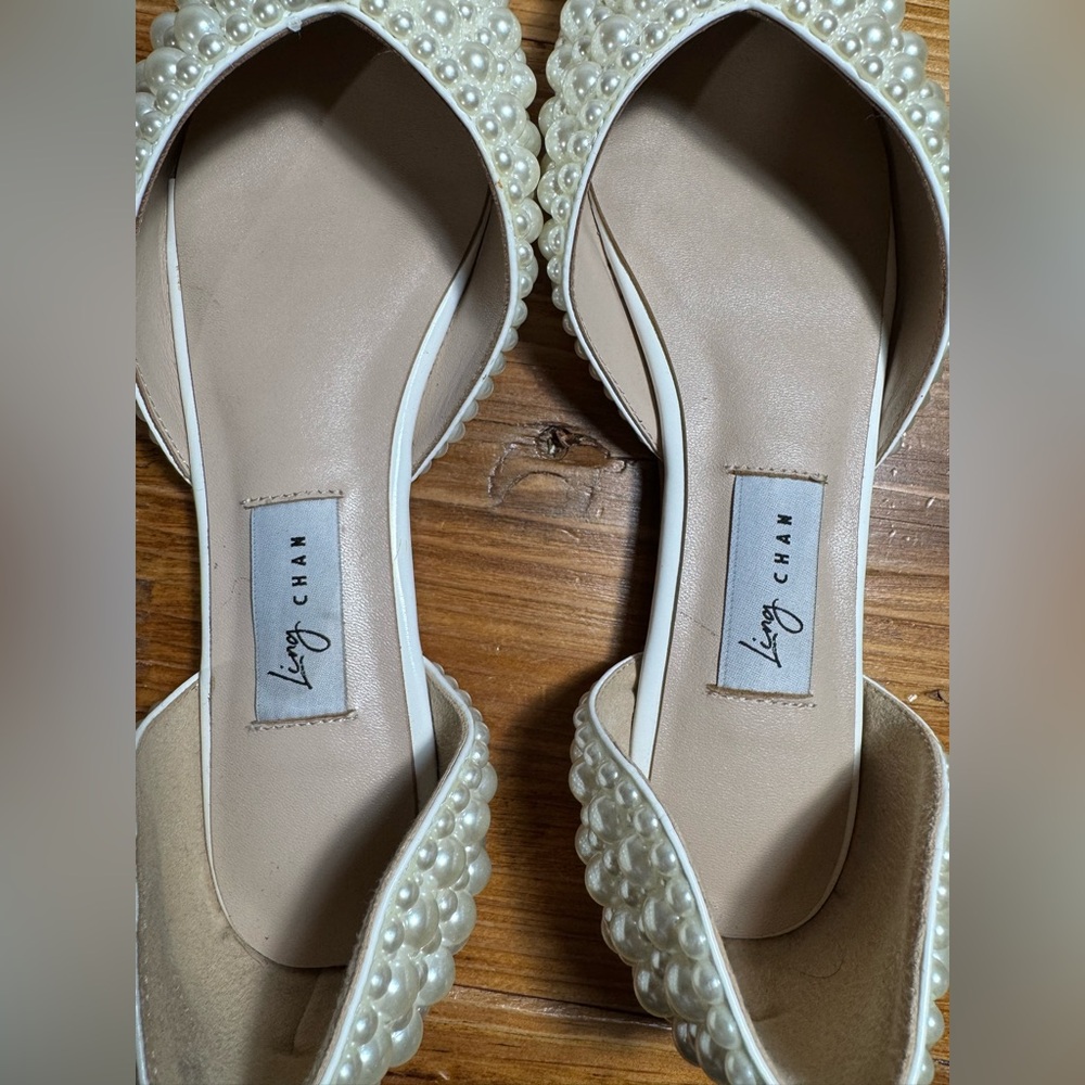 Elegant Pearl-Embellished Cream Flats - Picture 8 of 15